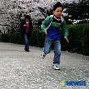 더 머물다 이미지