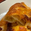 관통로 | [군산현지인맛집] 데니스모아 : 분위기 좋은 매장에서 먹은 쉬림프 골드 피자와 치즈돈까스