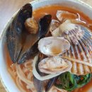 얼큰칼국수 이미지