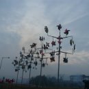 바람개비 조형물 이미지