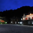 벤치하우스 이미지