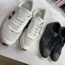 새신을신고(인천명품운동화세탁) 이미지