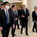 LVMH CEO visits Korea, meets retail business leaders LVMH회장, 유통업계 경영자들과 만남 이미지