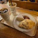 브래드림 | 용산 베이커리카페 왓어브레드 크로찌 버터떡맛집 내돈내산 후기