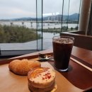 스타벅스커피 동해DT점 | 남한강 뷰에 힐링까지! 스타벅스 더양평DT점 베이커리와 커피 솔직 후기 ☕🍰