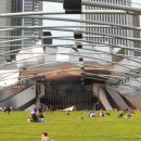 새 조형물 및 분수 이미지