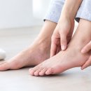 통증 없어 더 위험한 ‘당뇨발’… 피부 괴사 막는 발 관리법 이미지