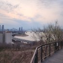 ＜한강의 아침＞＜3546＞＜2024/03/19＞ ‘의료 파업’- 한 발짝씩 양보, 절박한 환자들을 보살펴야 합니다. 이미지