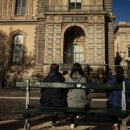 Cambriolage au Louvre : « Plusieurs interpellations » ont eu lieu samedi so 이미지
