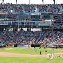 대전시: 야구장 관리는 사용자인 한화 이글스에서 담당하는 것이 맞다 며 포괄적 운영권을 가지고 있는 구단이 야구장 유지보수에 책임 져야 이미지