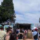 빠리헤어클럽 | 밴쿠버 West 4th Ave KHATSAHLANO스트릿파티, 키칠라노 베지테리안 레스토랑 The Naam
