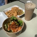 고봉민김밥 앞(에메트타운 건물) | 🎬 시애틀 주말 일상 | 엘리멘탈 보고 눈물 펑펑 쏟느라 박수 못 친 이야기, 준틴스 데이 휴일