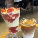 리스트레또 | 할리스 커피 딸기 시즌 “딸기 피스타쵸 맛있쵸” / 리스트레또 딜라이트 솔직 후기