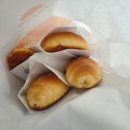 ㈜동해샘물 | 속초 중앙시장에 지구에서 제일 맛있는 소금빵이 있다?! "초당소금빵" 초당옥수수소금빵아이스크림♡
