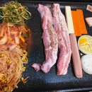 통통돌판생삼겹살
