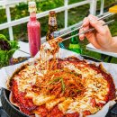 🌟 7월25일 (토) 2시 카페 더숲 2002 마녀의 아르페지오 저녁 계곡에서 발 담그고 짝꿍하고 게임도 하고.... 💕 이미지