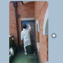 성가대 좌측 벽체 수성페인트 도장 및 우측 복도출입문 도장 작업 이미지
