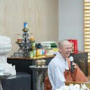 "집착하는 마음이 바로 양극단입니다" 이미지