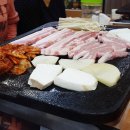 시골생삼겹자연석돌구이 이미지