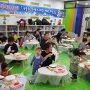 가족과 함께 케이크 만들기 이미지