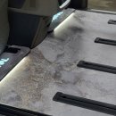 비클라인모터스 | 7인승 카니발 엑스라인 세라믹실버 순정레일 대리석바닥 시공 [평택신차패키지 전문점 PTCRND]