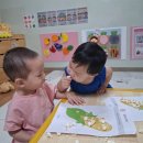 (예쁜반)옥수수에 팝콘을 붙여보구 친구들 작품을 감상해보았어요(먹는것에 젤로 열심였어요ㅋㅋ) 이미지