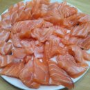 육회랑 연어랑 이미지