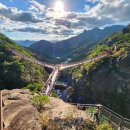 중부-현장-중부-830 | 하늘과 맞닿은 흔들다리 위, 우두산에서 만난 고요한 풍경