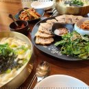 뜰안에 칼국수 이미지