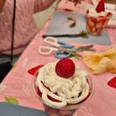 군산나운종합사회복지관 | 군산 나운종합사회복지관 어른신 딸기수확체험 컵케이크 만들기 하시며 행복해하시는 미소가 눈에 선해요