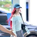 미소머금고 이미지