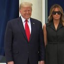 Trump appears to ask Melania to smile during photo op at chapel that infuriated church leaders by James Crump The IndependentJune 3, 2020, 5:31 AM GM 이미지