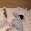 아기랑 여행 필수템 오피고우 에어가드 여행용 침대가드 후기