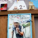 도깨비마을 동상 앞 이미지