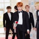 꽃을든남자 이미지