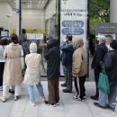 T월드 앞 이미지