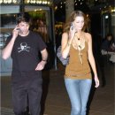 &#39;미샤 바튼&#39; 톰 행크스의 새 영화 [Polar Express] 보러 가는 길 이미지