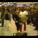 2006.10.13 도쿄 긴자 '반 클리프 앤 아펠'에서 보석 쇼핑 하는 머라이어(금액이 무려...) 이미지