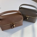 러블리 코스메틱 | 한섬 래트(LATT) 볼큐브 코스메틱백 토프, 카멜 사용 후기 (수납력, 크기, 착용 사진)