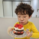 민율이의 딸기케이크🍰🍓 이미지