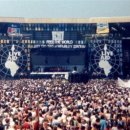 위아더월드 이미지