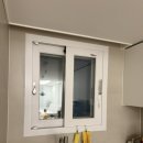 착한셀프 | 못질없이 구멍 안 뚫고 주방 알루미늄 블라인드 장착했어요 가성비 블라인드 셀프설치