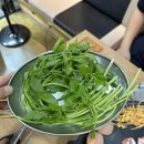 돈우리삼촌집 | [병점 맛집] 솥뚜껑 위에 삼겹살과 신선한 미나리 곁들여먹는 맛집! 돈우리 삼촌집