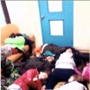 김태우 '걸 그룹'과 함게 자는모습 ... 이미지