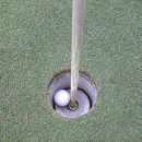HOLE IN ONE 이미지