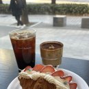 [을지로입구역 카페] 아방베이커리 을지로 DGB점...르뱅쿠키, 밤 티라미수 크림라떼, 아메리카노 후기