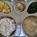 수수밥,쇠고기탕국,두부부침,시금치나물무침(대체:깻잎나물),깍두기 이미지