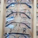 안경집 앞 이미지