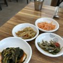 병장부대찌개와 찬 이미지