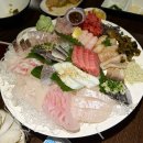 무전8길 | 통영회맛집 대원호 김선장: 1시간 웨이팅 극복! 선장님 회 + 무화과 크림치즈 찐 후기